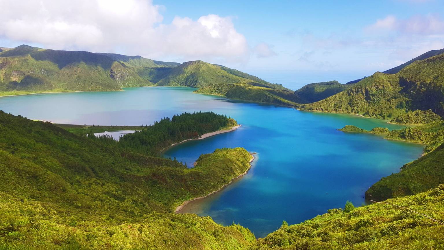 Van Tour - Lagoa do Fogo | Meio Dia