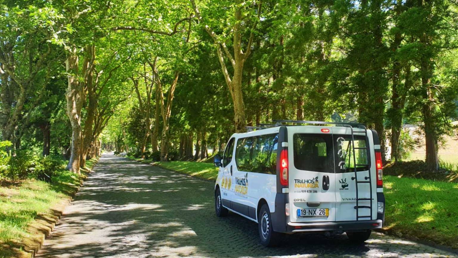 Van Tour - Furnas | Dia Inteiro