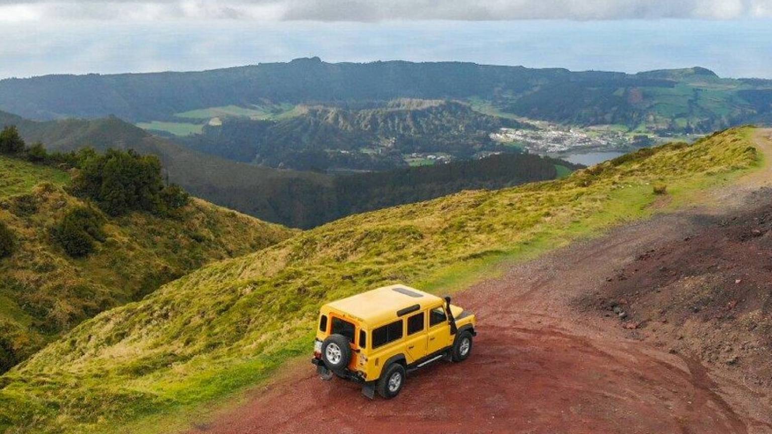 Jeep Tour to Sete Cidades and Lagoa do Fogo Lakes - Full day