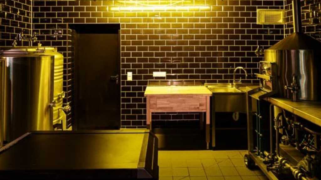 Circus Hostel Bar - Coolguide4you